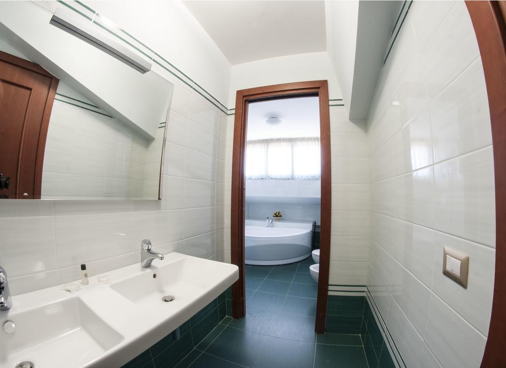 Domus Traiani Fiumicino Hotel Room photo